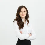 business-concept-portrait-confident-young-businesswoman-keeping-arms-crossed-looking-camera-w
